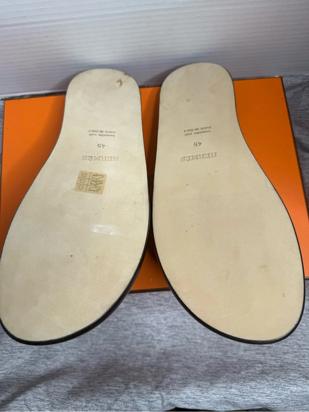 NWBT Men’s RARE Hermès Izmir Sandals in Gold
